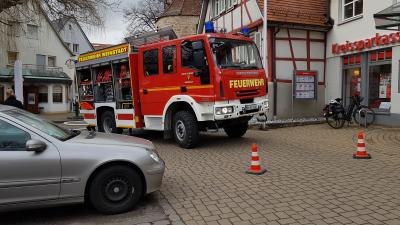 Weinstadt-Beutelsbach: Friteuse brennt in Gaststaette - Feuerwehr und Rettungsdienst im Einsatz